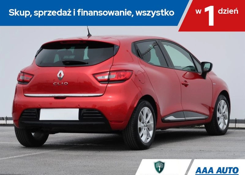 Renault Clio cena 45000 przebieg: 39667, rok produkcji 2017 z Łęczna małe 301